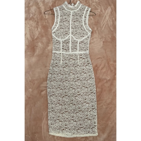 House of CB Caitlyn WHITE + BEIGE LACE DRESS - XS - Picture 9 of 16